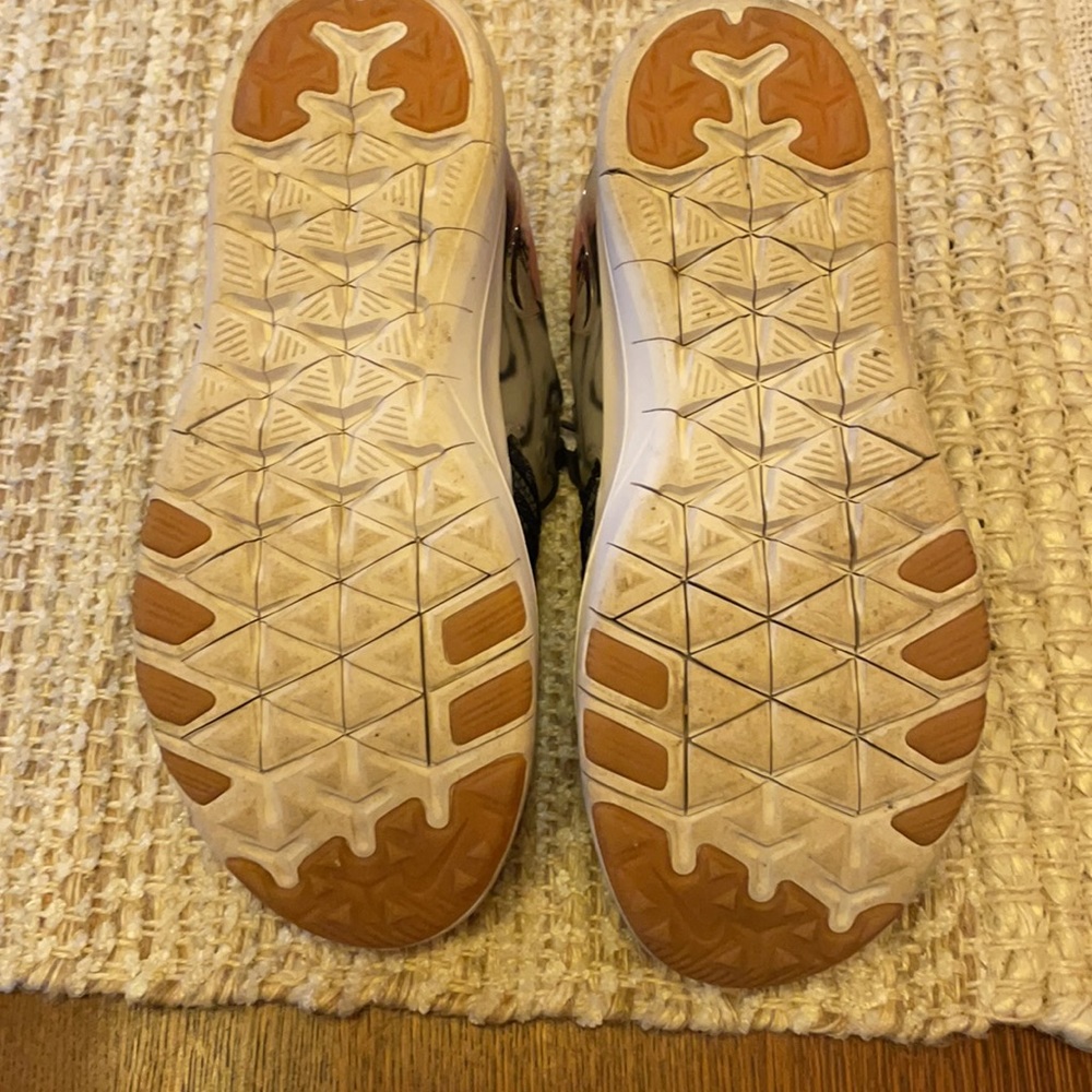 Nike shoes - Picture 2 of 4